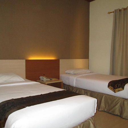 Hotel Delta Sinar Mayang Sidoarjo Oda fotoğraf