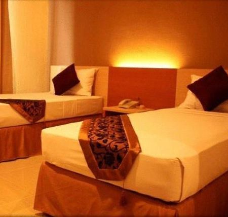 Hotel Delta Sinar Mayang Sidoarjo Dış mekan fotoğraf